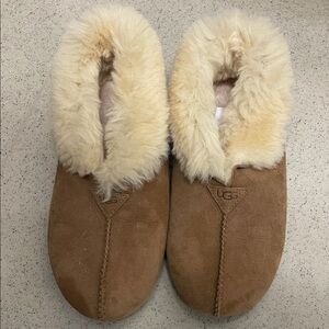 UGG Women’s Brown Sheepskin Slippers 7